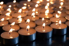 Каждый может зажечь свечу онлайн в память о погибших в Великой Отечественной войне и помочь ветеранам в рамках всероссийской акции «Свеча Памяти»
