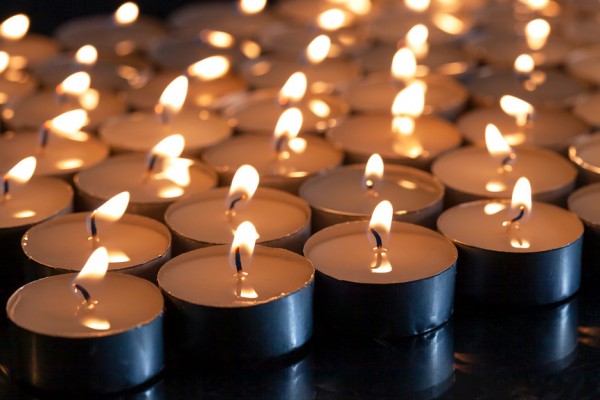 Каждый может зажечь свечу онлайн в память о погибших в Великой Отечественной войне и помочь ветеранам в рамках всероссийской акции «Свеча Памяти»
